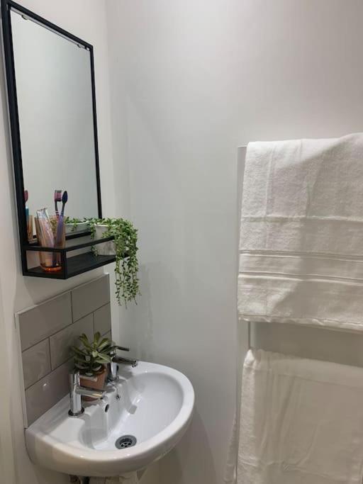 Alto - Lovely 2 Bedroom Serviced Apartment Bristol By Mint Stays Екстериор снимка